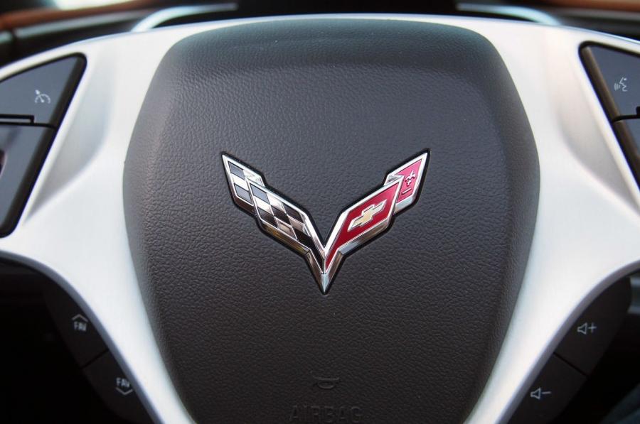  Chevrolet Corvette Stingray Convertible 2014 года  (фото 8 из 28)